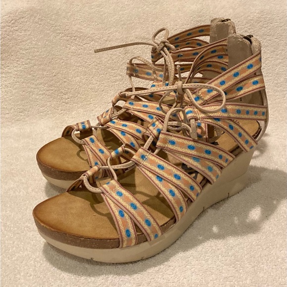 OTBT Way Out Women's Gladiator Ghillie Tie Zip Wedge Sandals 8.5 Mid Taupe - Picture 4 of 8